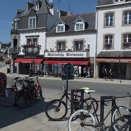 Chez Michel Et Michele Calan